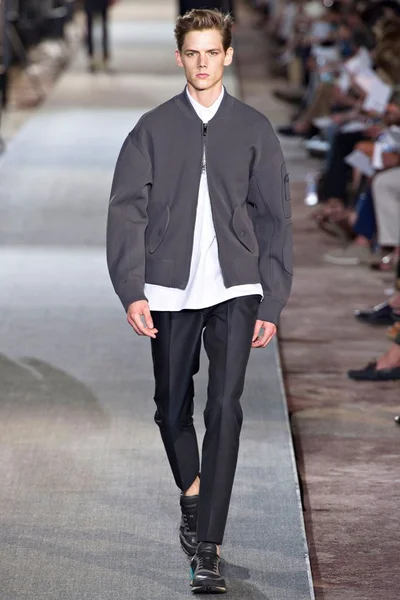 Look 30